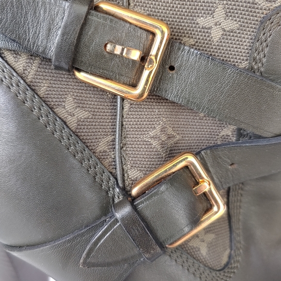 Louis Vuitton Monogram Pointed-Toe Booties - Picture 10 of 12